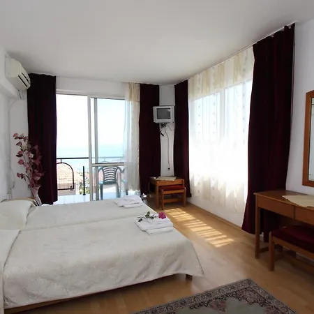 Отель Family Verona 3*